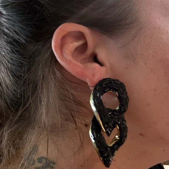 Anthropologie- Violet & Brooks Linked Drop Earrings - Black - Picture 7 of 8